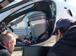 Last pre-flight checks of the new gyrocopter gravity system